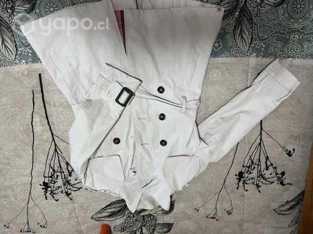 Trench niña como nueva