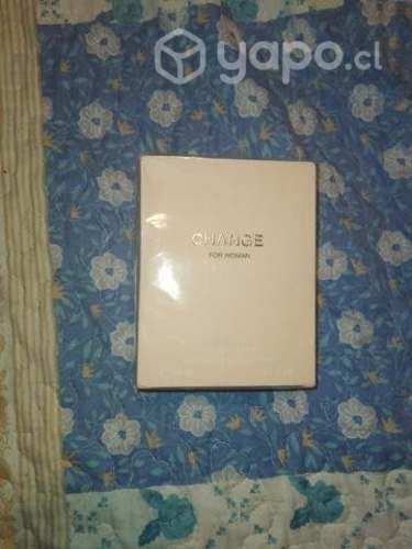 Dos perfumes y una paleta de seis colores