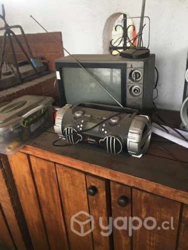 Tb antiguo y radio