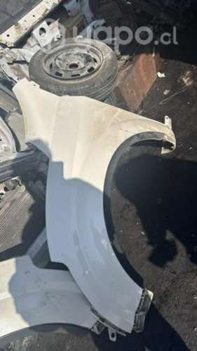Tapabarro izquierdo Mahindra xuv500