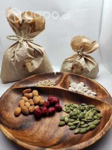 Frutos secos, almendras, nueces, maní, legumbres