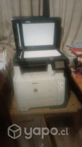 Impresora multifuncional HP láser