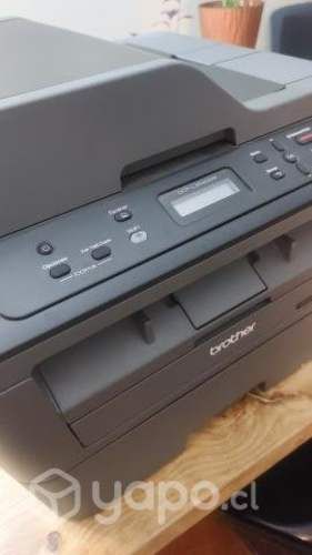 Impresora láser multifuncional Brother