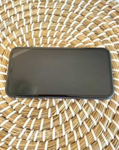 Iphone 11 en excelente estado