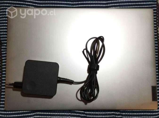 Notebook Lenovo IdeaPad 3 15ADA05. Poco uso