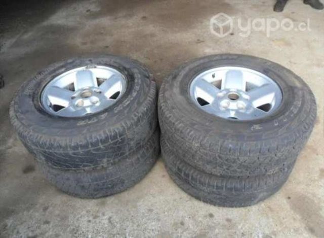 Neumáticos con llantas