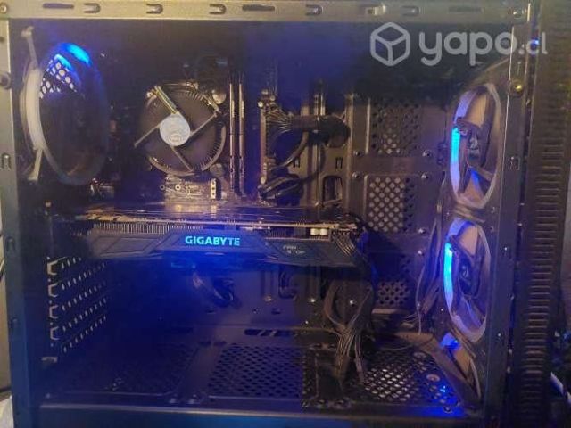 Pc gamer con monitor