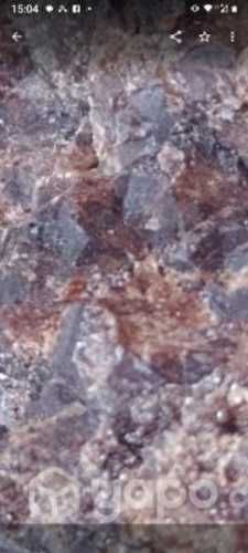 Matriz de granate almandino dos kg, conversable.