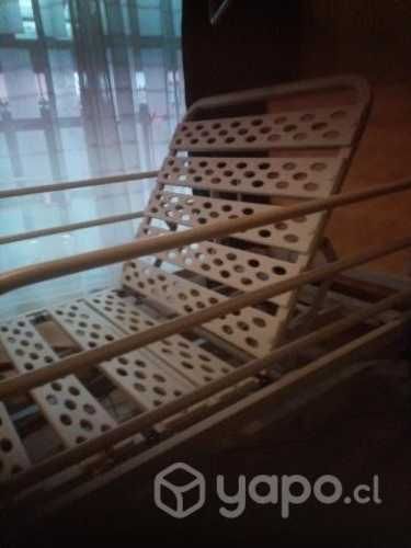 Catre clínico eléctrico.
