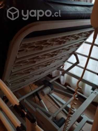 Catre clínico eléctrico.