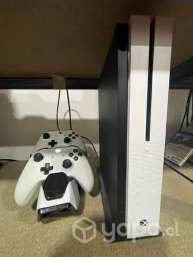 Xbox One 1 TB con dos controles