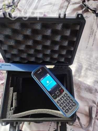 Teléfono satelital