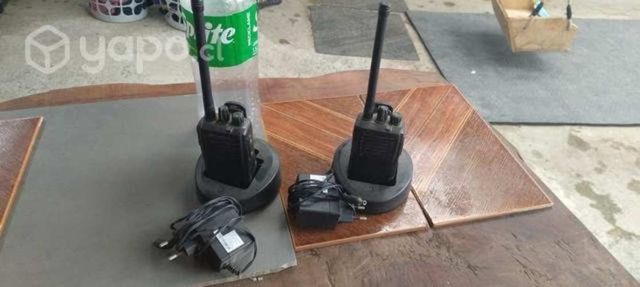 2 radios motorolas y tabla de surf se permutan