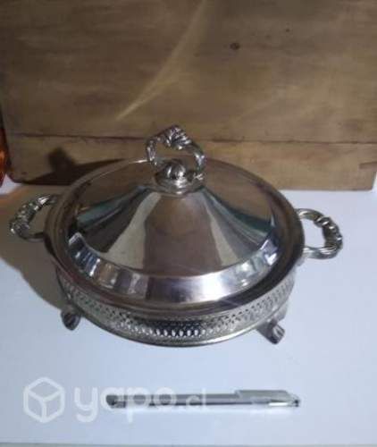 Servidor metálico antiguo