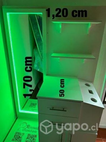 Sillón aviador y mueble de barbería