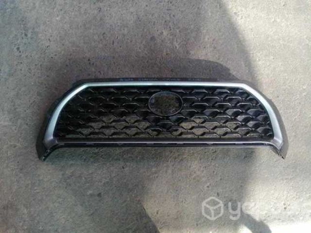 Mascara toyota corolla cross 2022 original