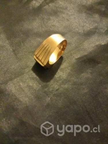 Anillo de oro