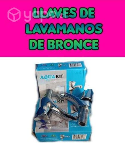 Llaves de lavamanos y fregador