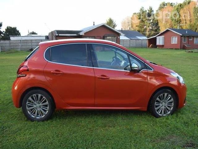 Peugeot 208 2017 allure pack 1.6 hdi