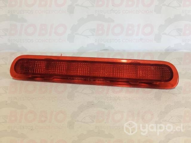 Tercera luz de freno portalon toyota hilux