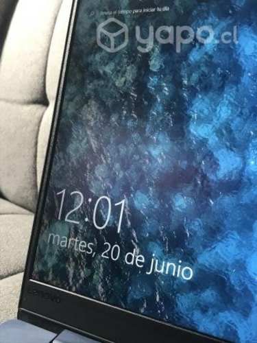 Lenovo Ideapad 330s con detalle