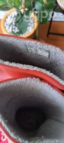 Bota para el agua marca Colloky