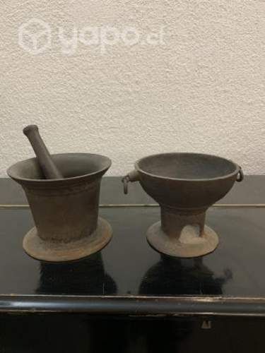 Mortero y recipiente antiguo de fierro