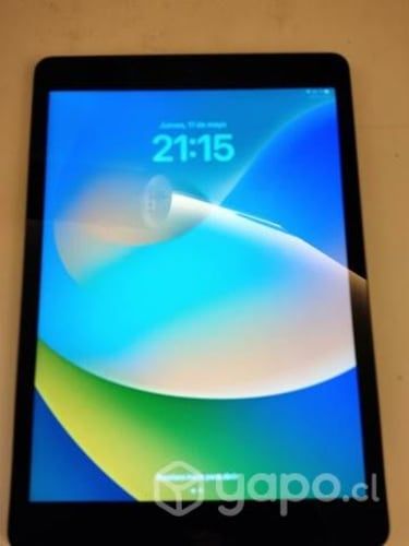 IPad octava generación con funda de regalo i