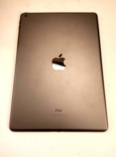 IPad octava generación con funda de regalo i