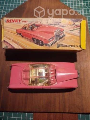 Auto lady Penélope años 60