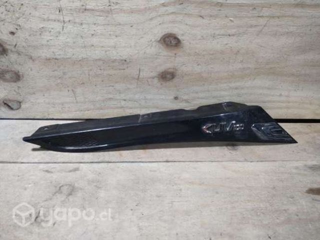 Moldura máhindra kuv100 lh /m01nj2