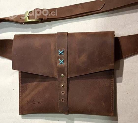 Bolso Riñonera de cuero cowbags