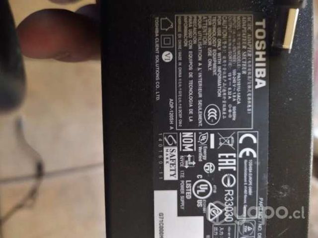 Cargador Toshiba original