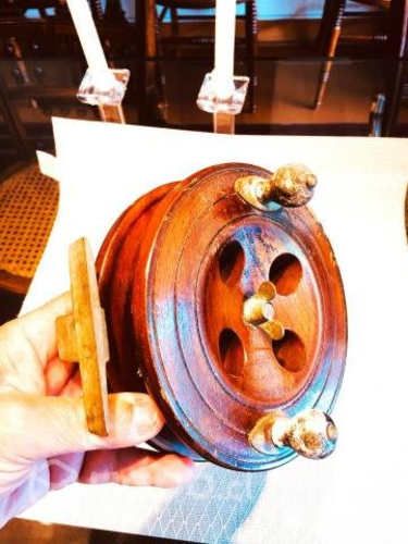 Antiguo Gran Carrete De Pesca De Madera Y Broce 15
