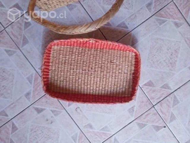Canasta de mimbre con tapa en exelente
