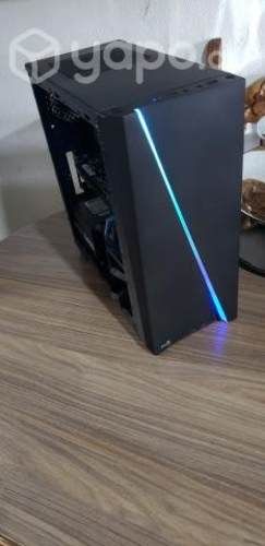 Pc gamer con leve detalle