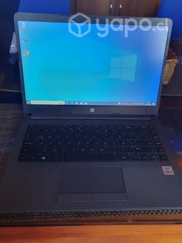 HP 240 G8 i5