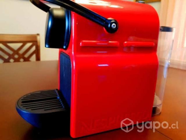 Cafetera Nespresso Inissia C40 Roja