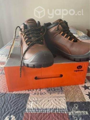 Zapatos de seguridad nuevo sin uso