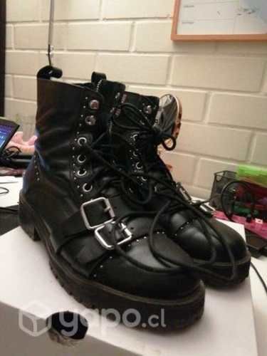 Botas botines negros