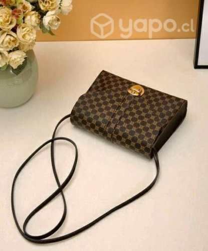 Cartera con pañuelo