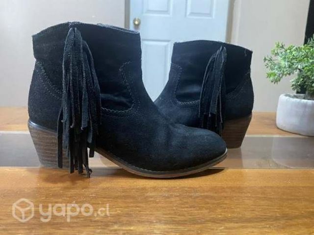 Botines con flecos