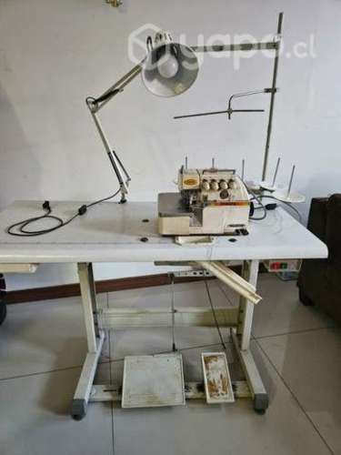 Maquina industrial overlock