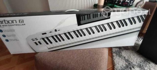 Controlador midi Carbon 61
