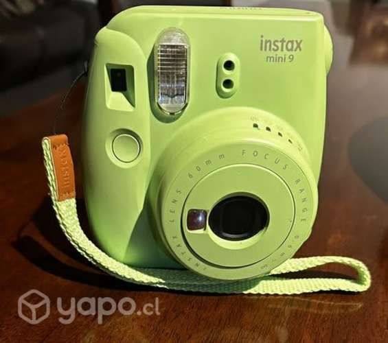 Cámara Instax Mini 9 + Estuche + Lupa