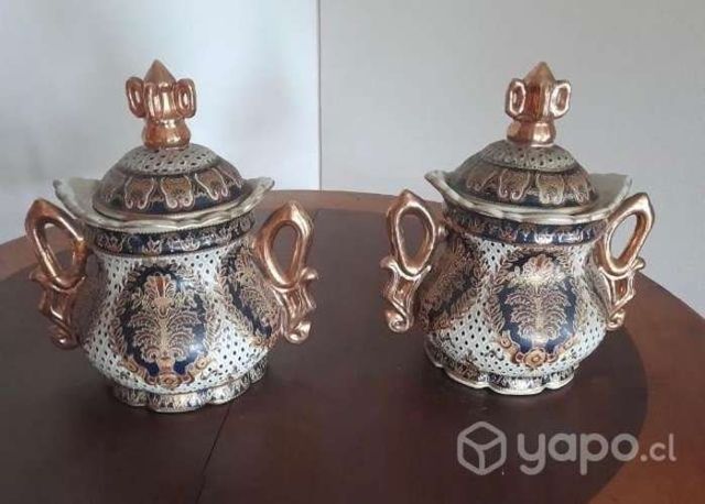 2 jarrones Chinos pintados a mano. Porcelana