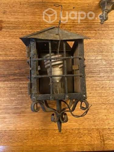 Farol exterior antiguo de fierro