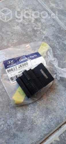 Soporte de parachoques hyundai Tucson 2010