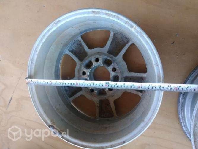 Juego de llantas en muy buen estado