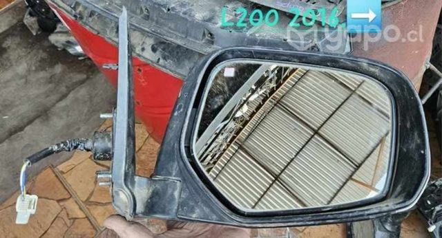 Espejo derecho s/ luz L mínimo detall